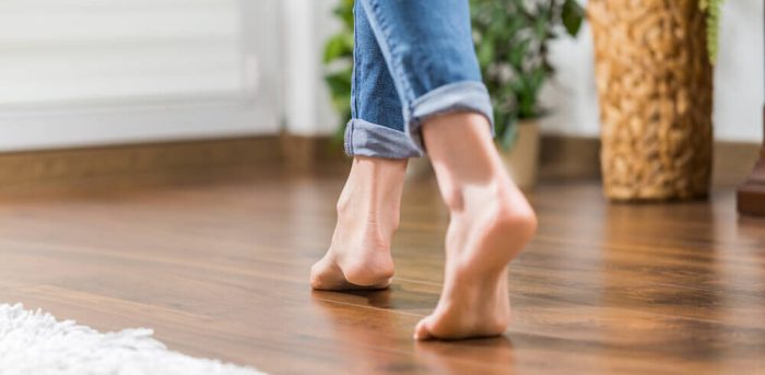 Can walking on hardwood floors cause knee pain